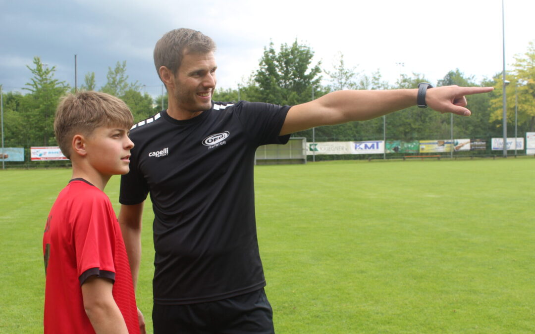 Bundesligaschiedsrichter Mario Diesenberger zu Gast an der SMS Lambach
